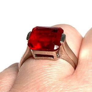 Ring Costume Red Glass Stone Square Silver Tone Size 7 Estate